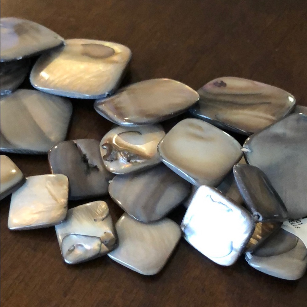 Gray Square Shells Necklace - Picture 5 of 5